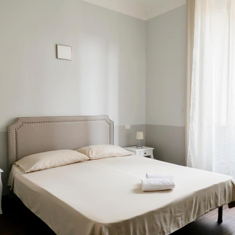 DM69 - Termini Monti Crossroads - Camera Matrimoniale con Bagno Privato - 9