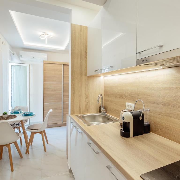 Apartmani Vasiljević - Studio Apartment with Sea View - 7