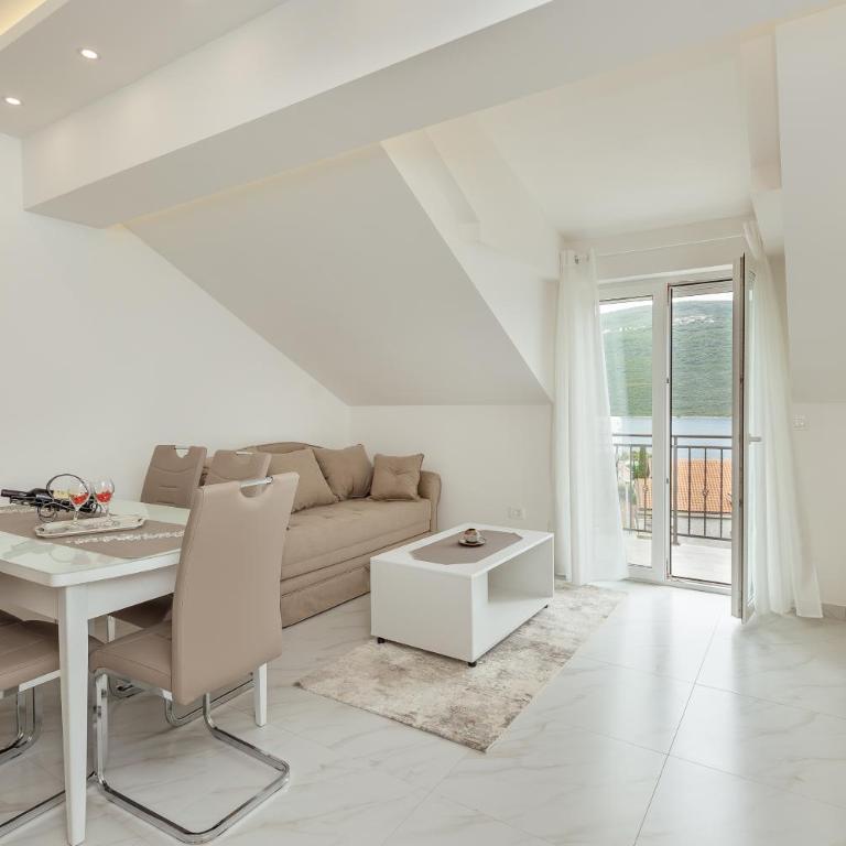 Apartmani Vasiljević - Apartment with Sea View - 12