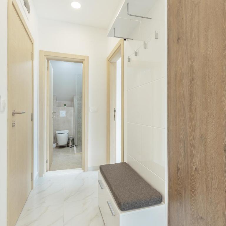 Apartmani Vasiljević - Apartment with Sea View - 15