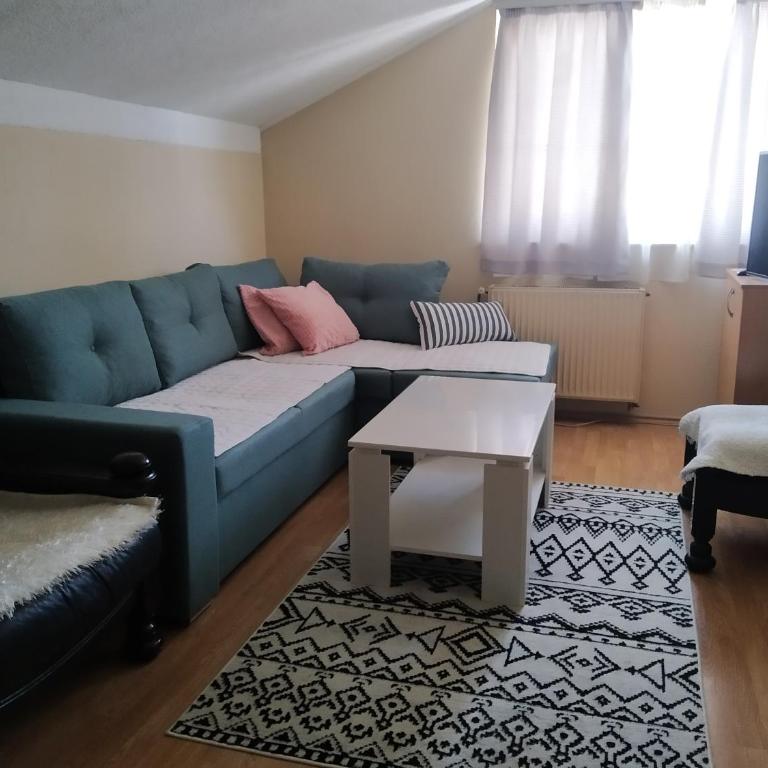 Apartment Edin - Apartment with Balcony - 2