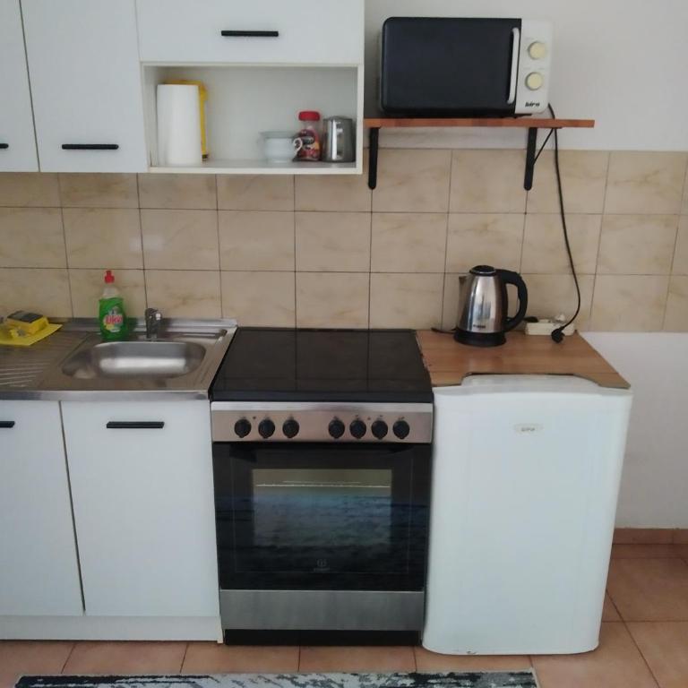 Apartment Edin - Apartment with Balcony - 10