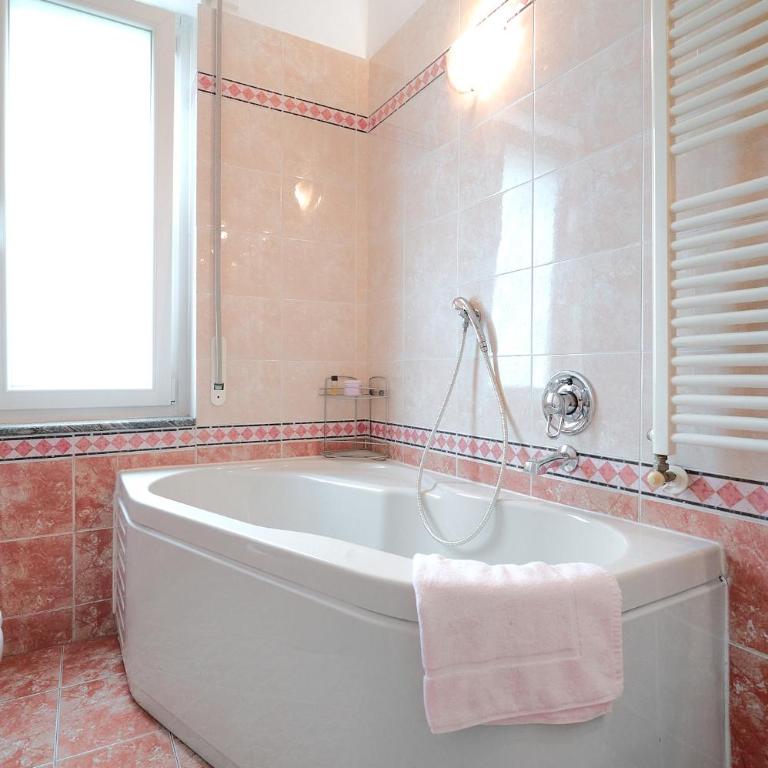 MiCo GARDEN VIEW CITYLIFE EXECUTIVE APARTMENT - Two-Bedroom Apartment - 14