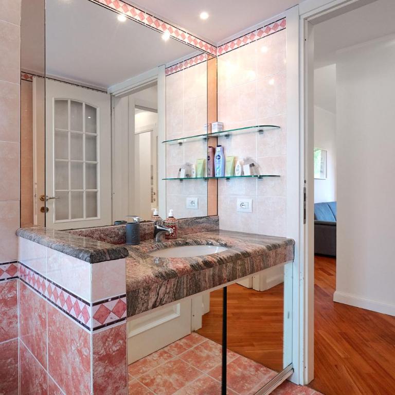 MiCo GARDEN VIEW CITYLIFE EXECUTIVE APARTMENT - Two-Bedroom Apartment - 27