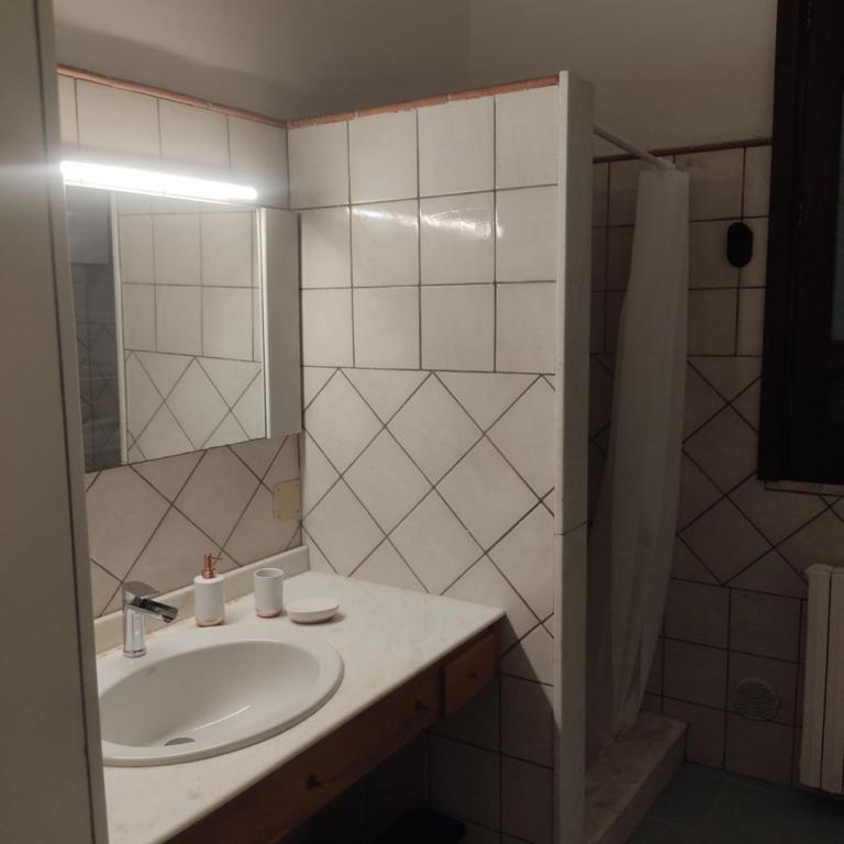 Stazione - Casa con 2 Camere da Letto - 9