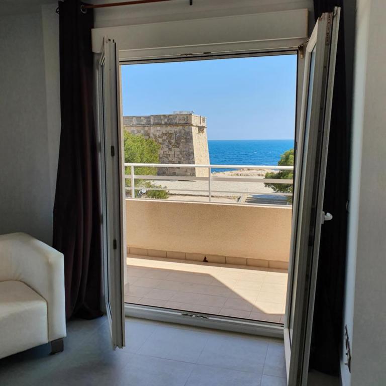 Moraira Beach 2 - Three-Bedroom Apartment - 11