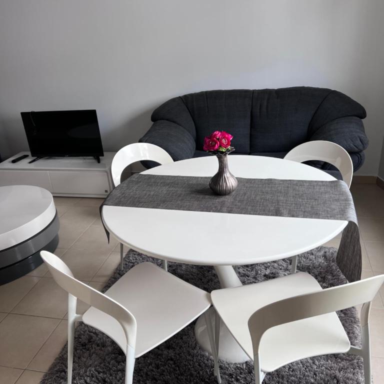 ApartsDobraVoda - Penthouse Apartment - 3