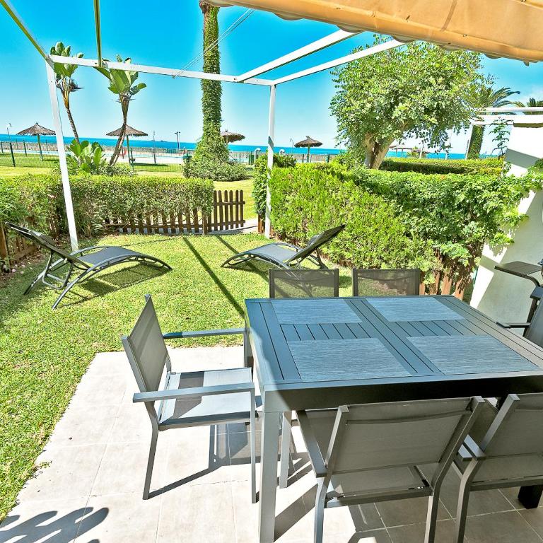 On Beach Deluxe Apartment with Pools and own Garden - Apartamento con vistas al mar - 16
