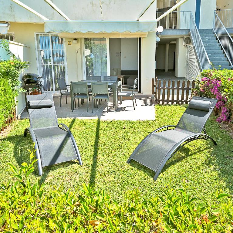 On Beach Deluxe Apartment with Pools and own Garden - Apartamento con vistas al mar - 34