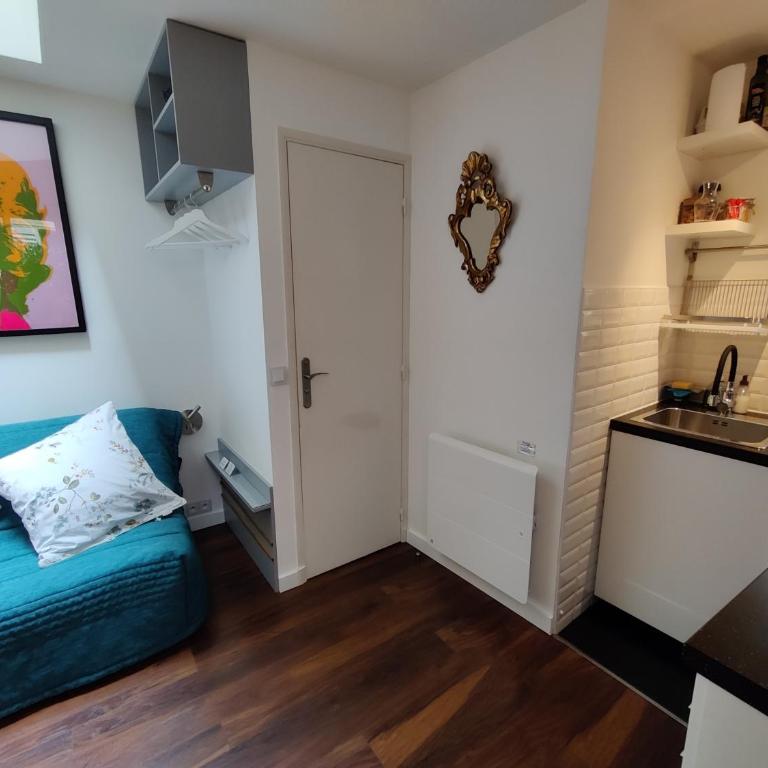 Romantic Tiny House inside Montmartre - Maisonette - 8