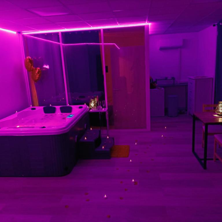 CocoonSPA LoveRoom Jacuzzi - One-Bedroom Apartment - 5
