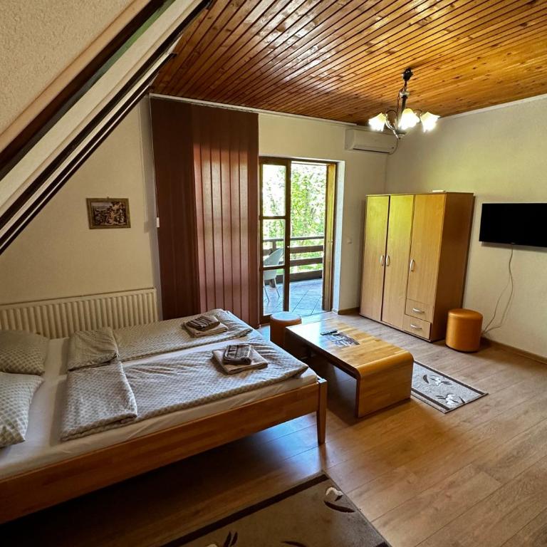 Prenoćište/Restoran Lovac - Budget Double or Twin Room - 3