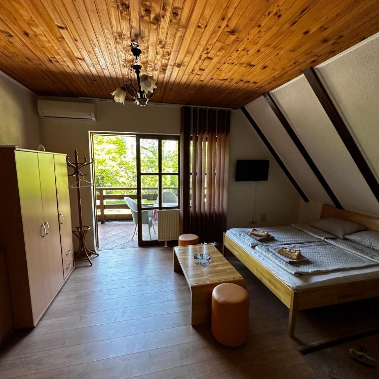 Prenoćište/Restoran Lovac - Budget Double or Twin Room - 2
