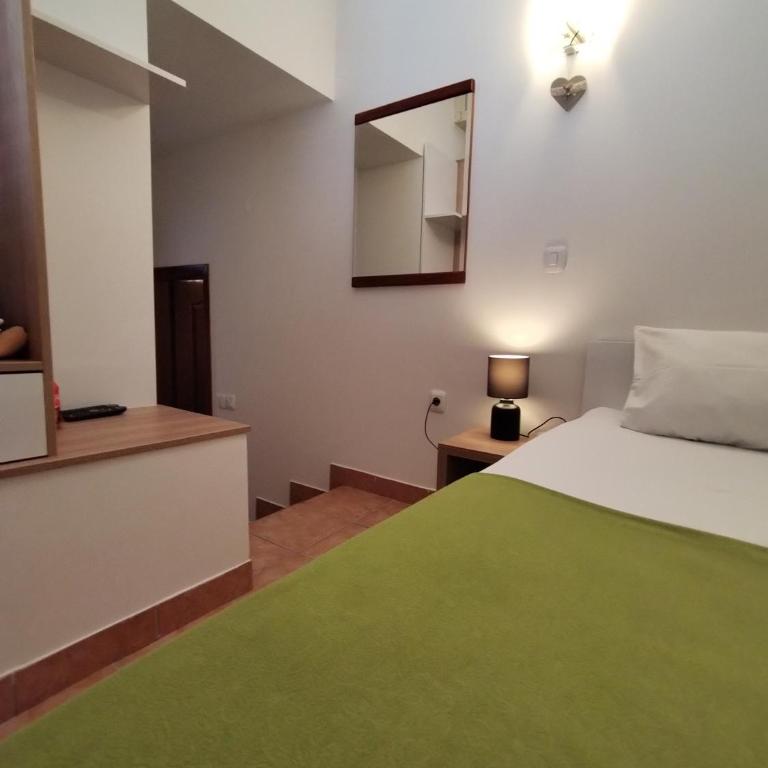 Guest House Jedro - Single Room with Private Bathroom - 9
