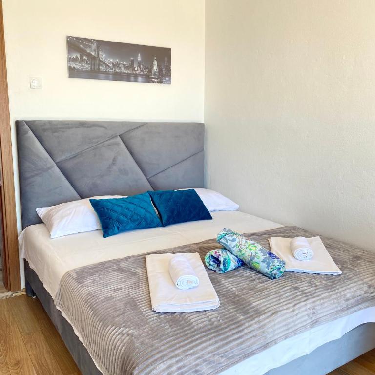 NOA Guest House - Double Room with Shared Bathroom - 4