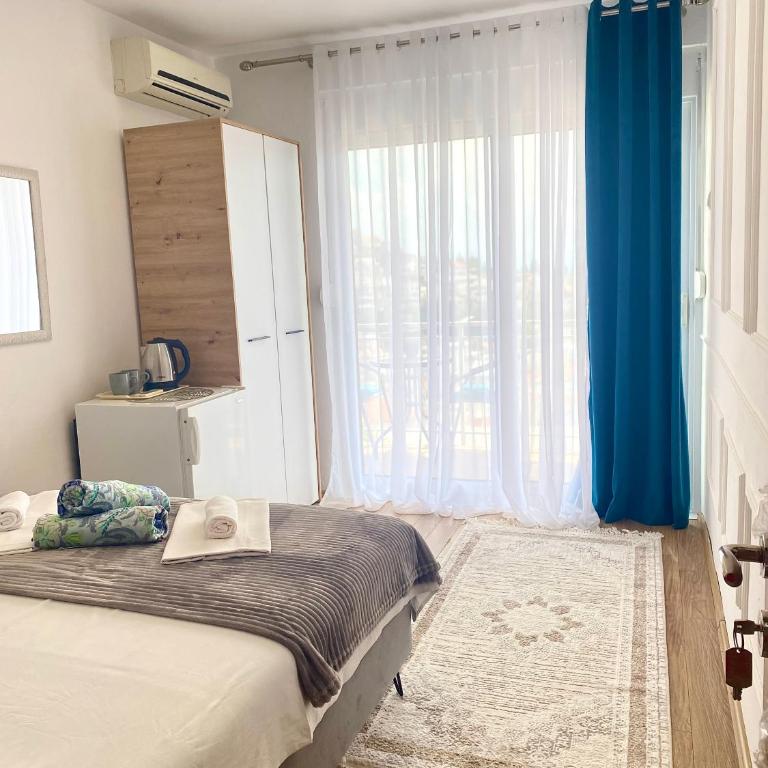 NOA Guest House - Double Room with Shared Bathroom - 3