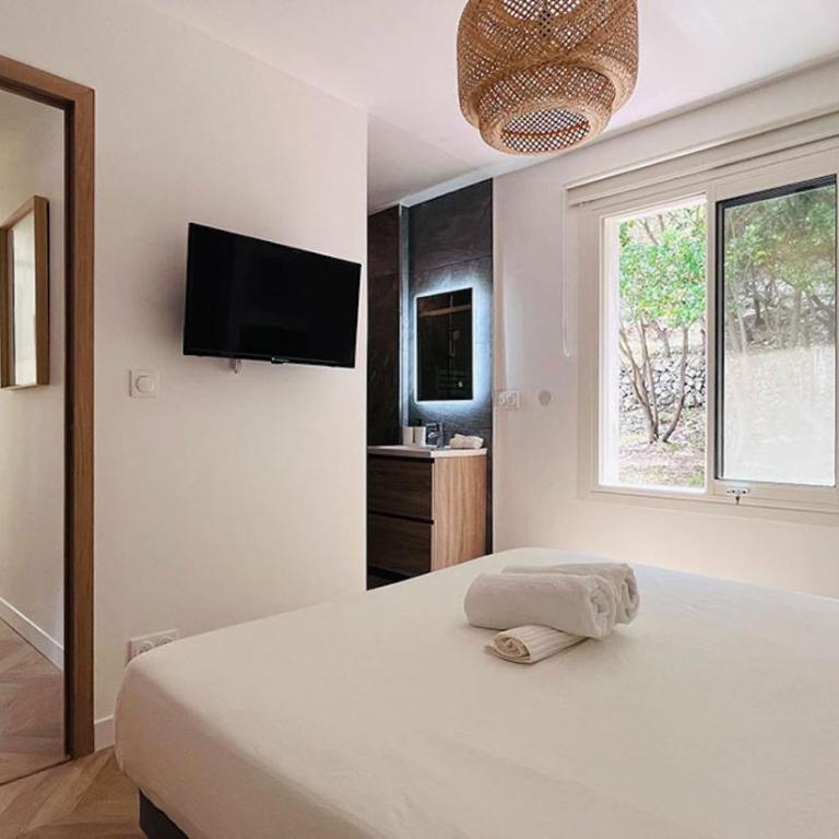 VILLA HOLISTIKA : BED AND BREAKFAST / POOL / AIR CONDITIONING/ MONT FARON TOULON - Chambre Lit Queen-Size - 4