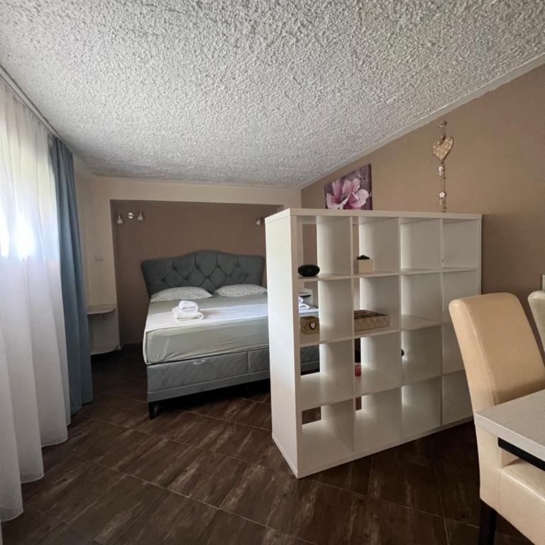 Apartment Garden - Studio Apartment - 2