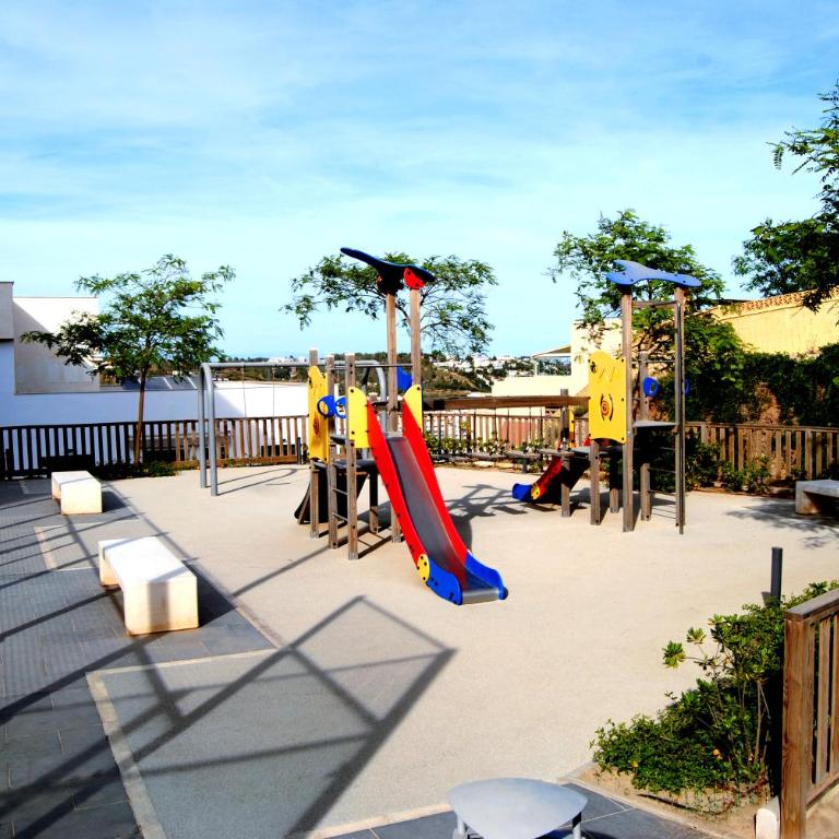 Luxury Penthouse with private pool, seaview solarium BBQ, Gym, paddle and free parking - Magnolia Properties - Apartamento - 43