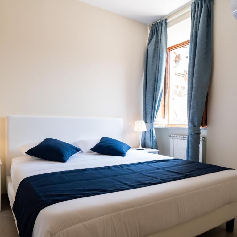 Minerva Monks Inn - Standard Triple Room - 4