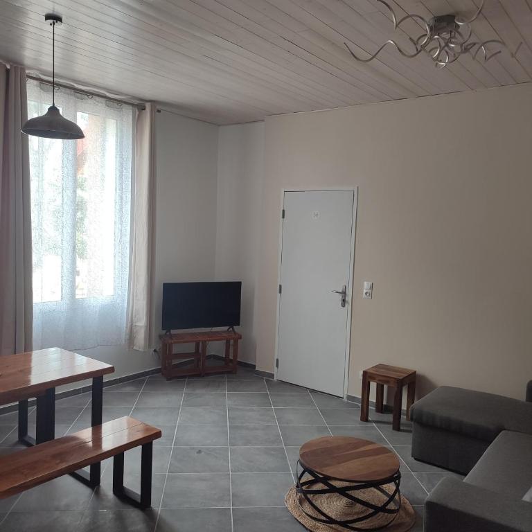 Jardin de Coubertin - One-Bedroom Apartment - 2