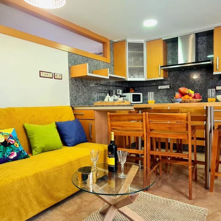 Aparthotel Mediterráneo by NeoHotels-Centro 8 min by Metro - Apartment - 52