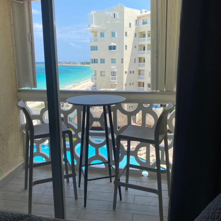 Cancun Plaza Condo Mexico - Studio Apartment with Sea View - 10
