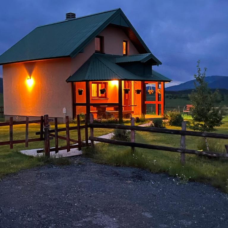 Vacation Home Andjelic - Three-Bedroom House - 1