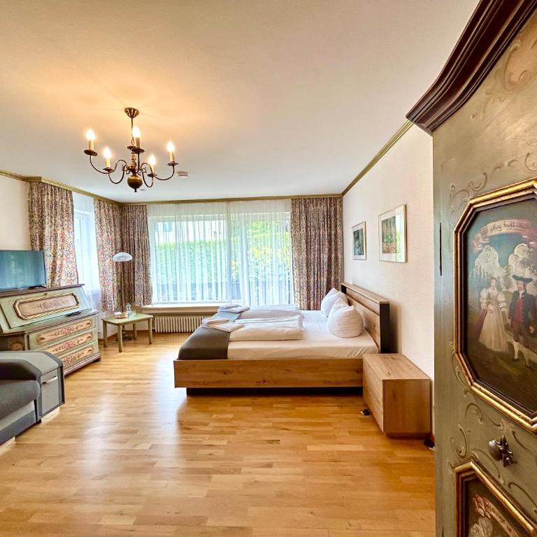 Hotel Bergland - Familienzimmer mit Balkon - 7