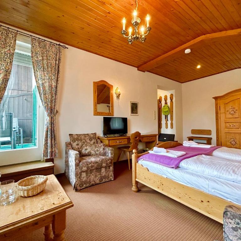 Hotel Bergland - Familienzimmer mit Balkon - 2