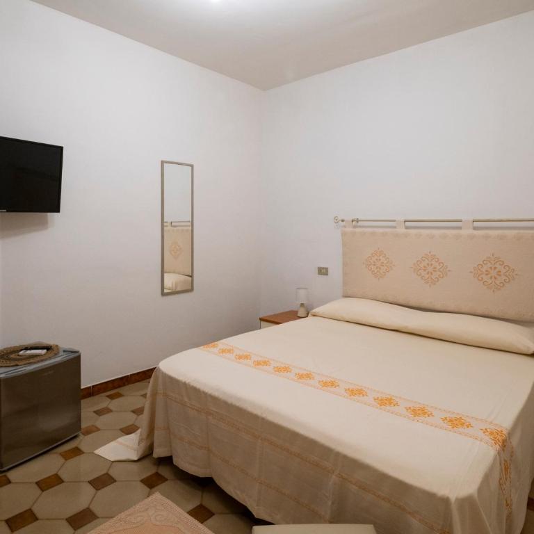 B&B Da Laura San Teodoro - Camera Matrimoniale con Bagno Privato - 2