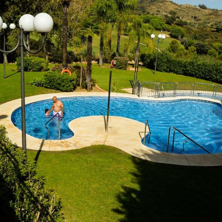 Malaga Marbella Elviria Apartment Golf - Three-Bedroom Apartment - 7