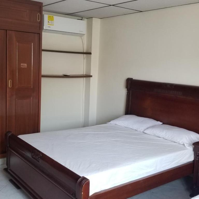 Lindo y Amplio apto al lado del parque del ingenio - Apartamento de 2 dormitorios - 21