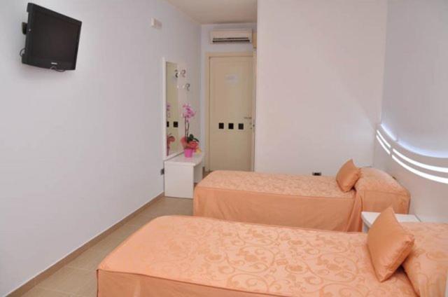 Hotel Perla Dello Ionio - Camera Tripla - 4