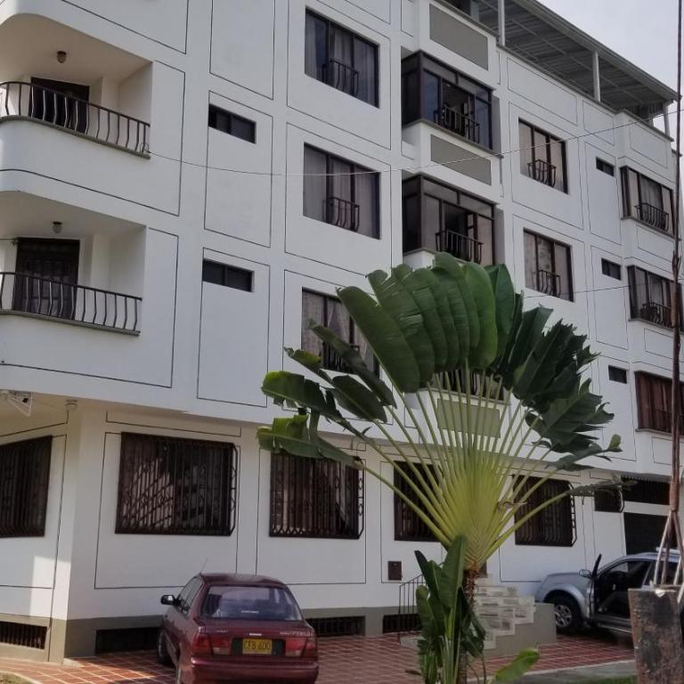 Lindo y Amplio apto al lado del parque del ingenio - Apartamento de 2 dormitorios - 17