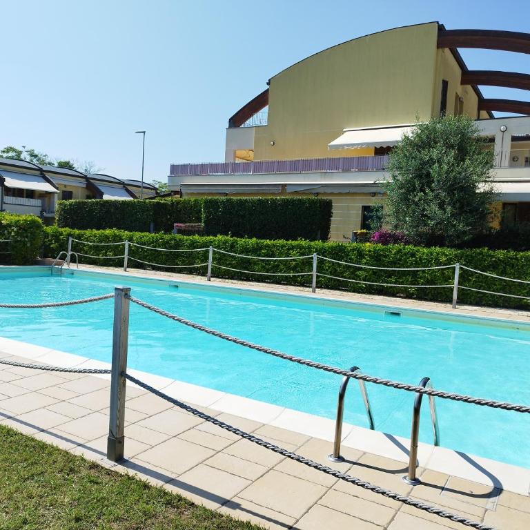Appartamento L'Azalea - a due passi da Numana con grande terrazzo e piscina condominiale stagionale - Appartamento con 2 Camere da Letto - 1
