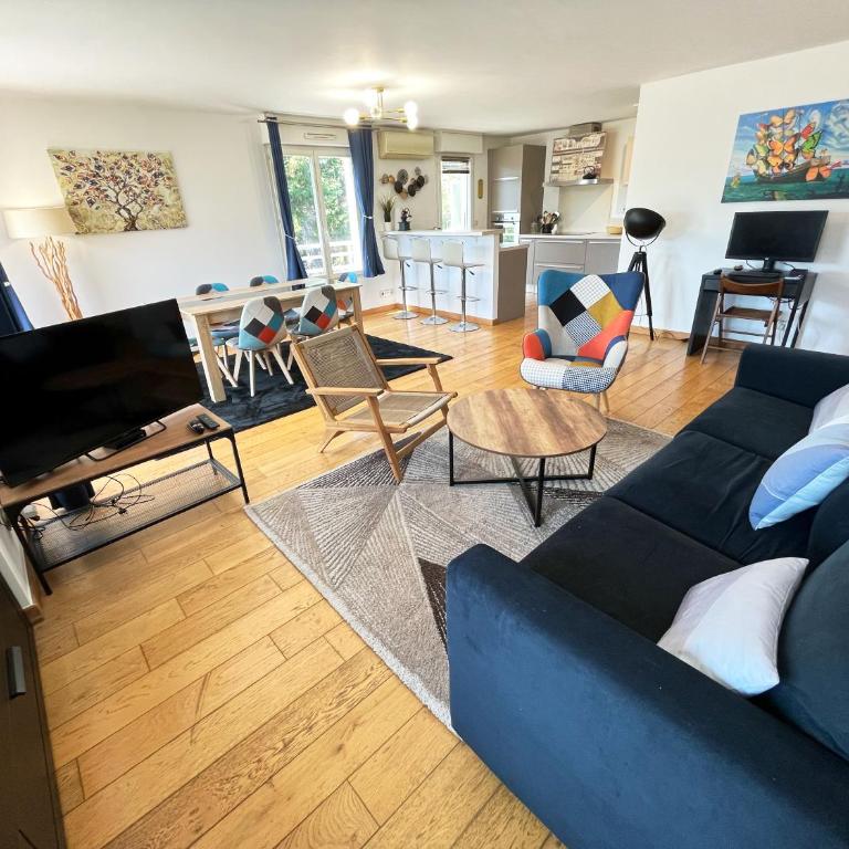Appartement 84m² avec 2 parkings privatifs - Appartement 2 Chambres - 1