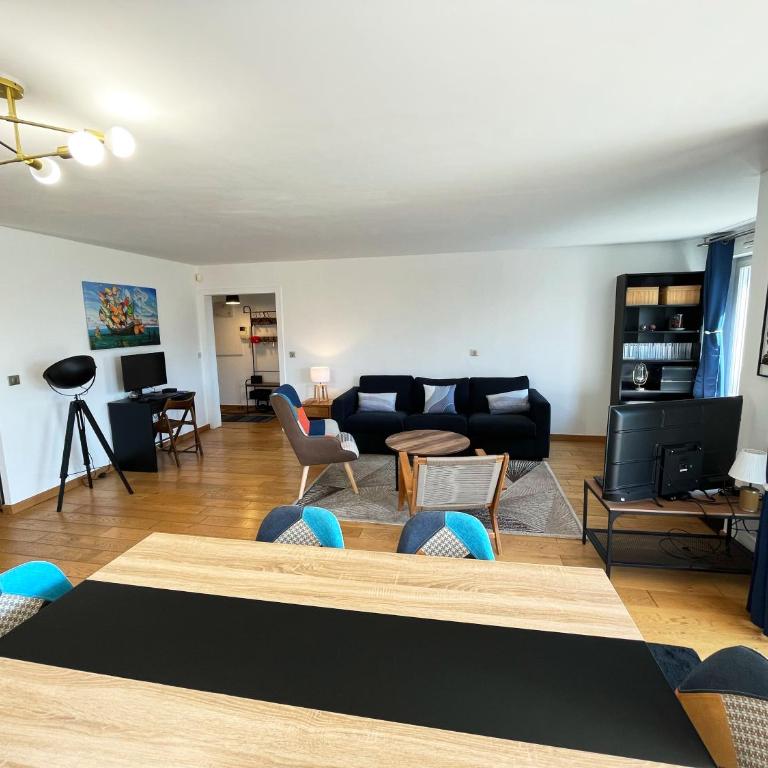 Appartement 84m² avec 2 parkings privatifs - Appartement 2 Chambres - 21