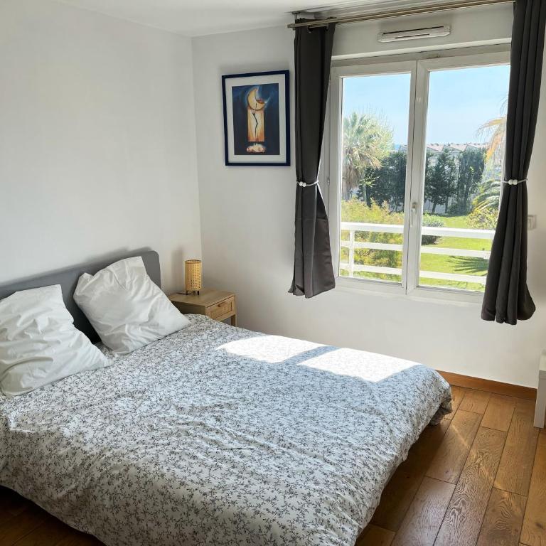 Appartement 84m² avec 2 parkings privatifs - Appartement 2 Chambres - 30