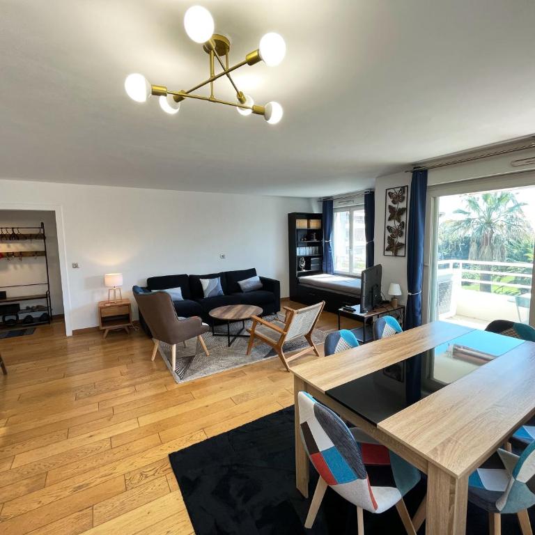 Appartement 84m² avec 2 parkings privatifs - Appartement 2 Chambres - 34