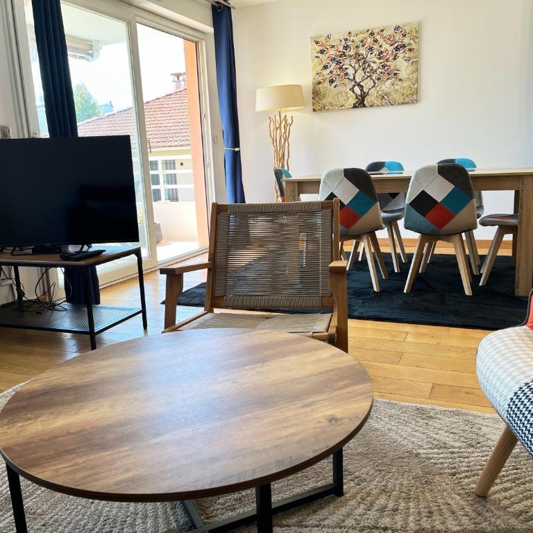 Appartement 84m² avec 2 parkings privatifs - Appartement 2 Chambres - 35