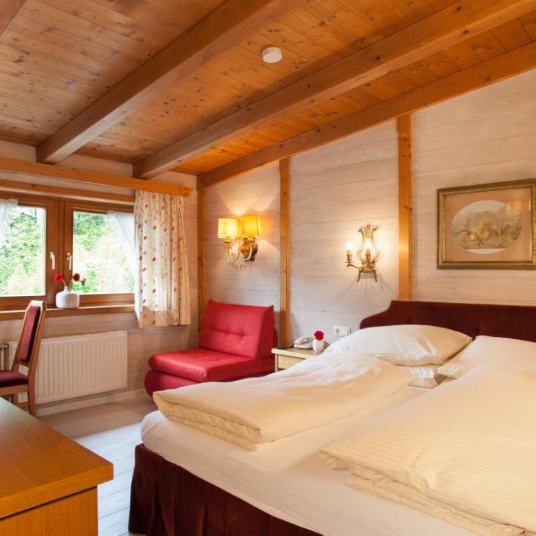 Hotel Pass Lueg - Doppelzimmer mit Bergblick und Balkon - 2