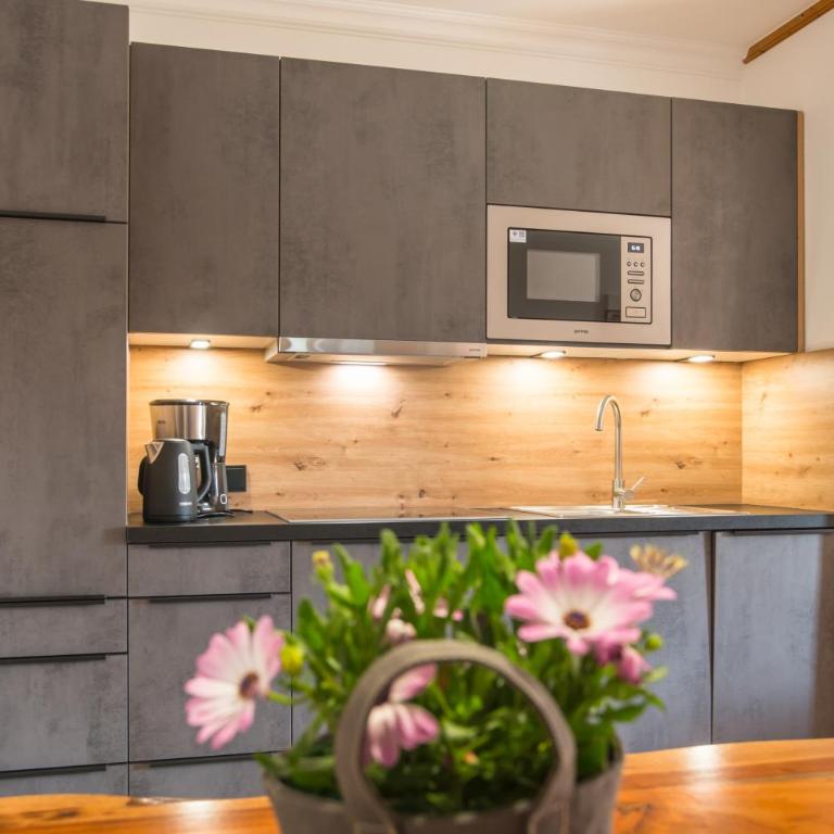 Appartements Gadenstätter - Apartment mit Balkon - 2