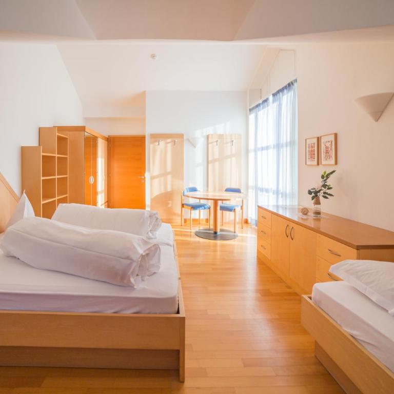 Schloss Goldrain - Bildungshaus Gästehaus - Chambre Triple Standard - 1