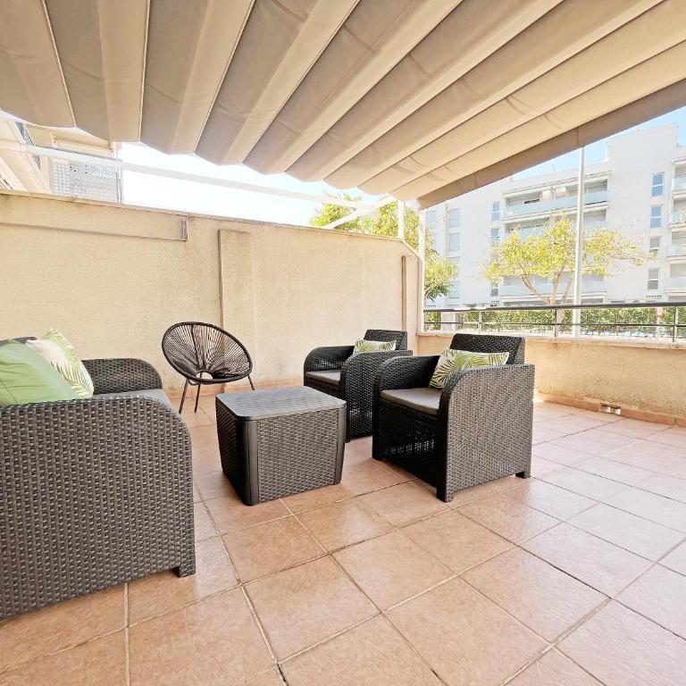 Global Vacacional, Apartamento con gran terraza en Canet - Apartamento - Planta baja - 17