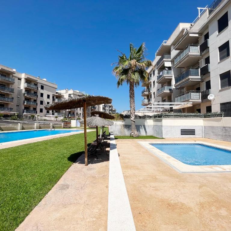 Global Vacacional, Apartamento con gran terraza en Canet - Apartamento - Planta baja - 28