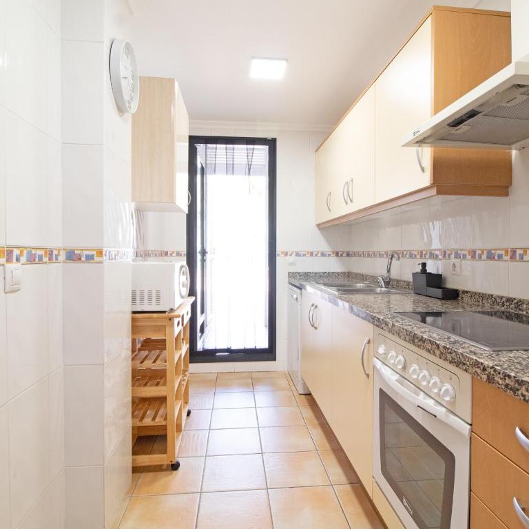 Global Vacacional, Apartamento con gran terraza en Canet - Apartamento - Planta baja - 9