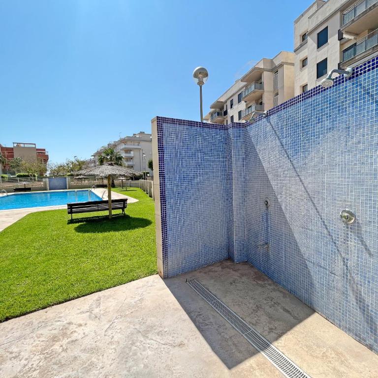 Global Vacacional, Apartamento con gran terraza en Canet - Apartamento - Planta baja - 35