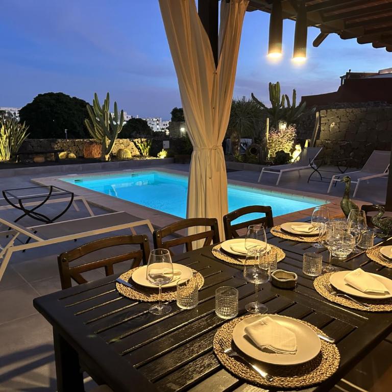 Villa Patos - Three-Bedroom Villa - 8