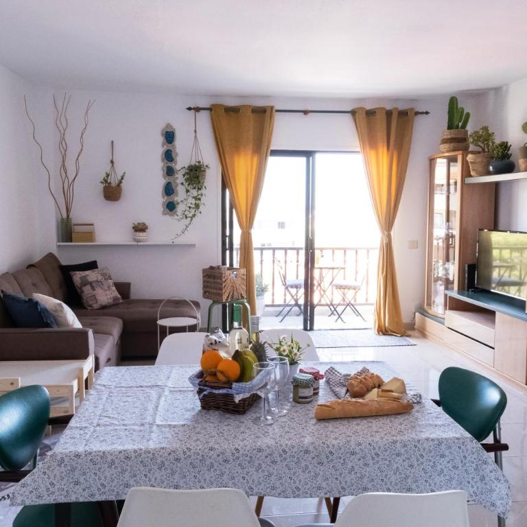 Charming Apartment with Balcony - Heart of Los Cristianos - Apartamento de 2 dormitorios - 2